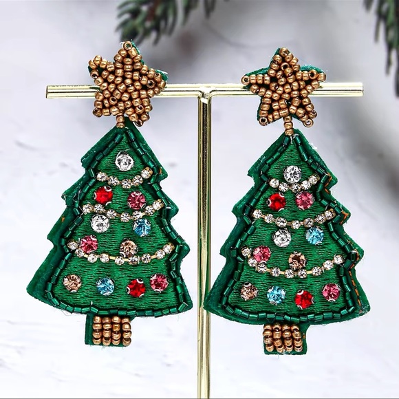 Christmas Tree Star Green Beaded Earrings - Picture 3 of 10
